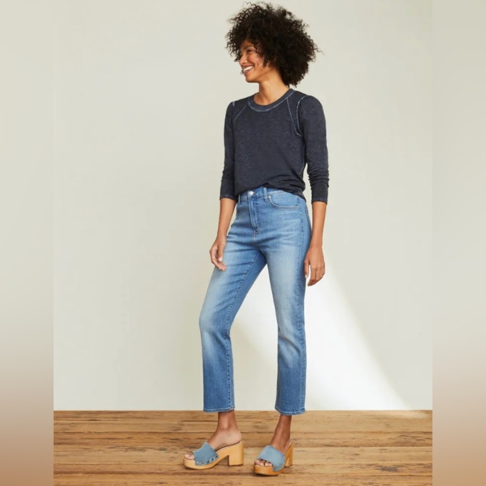 Veronica Beard Ryleigh Slim Straight high rise light denim Jeans - size 28